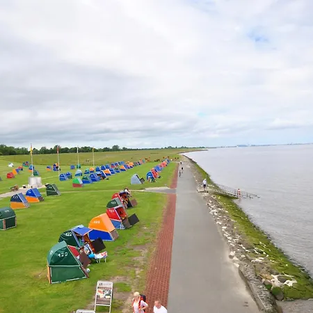 Ausmina אוטרנדורף